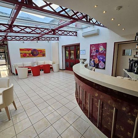 Auberge Du Lac, Sure Hotel Collection By Best Western Mesnil-Saint-Père エクステリア 写真