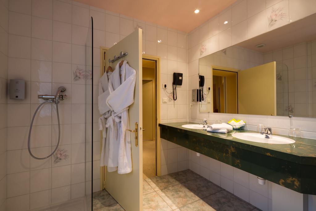 Auberge Du Lac, Sure Hotel Collection By Best Western Mesnil-Saint-Père エクステリア 写真